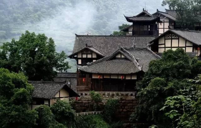 逃离奇异森林